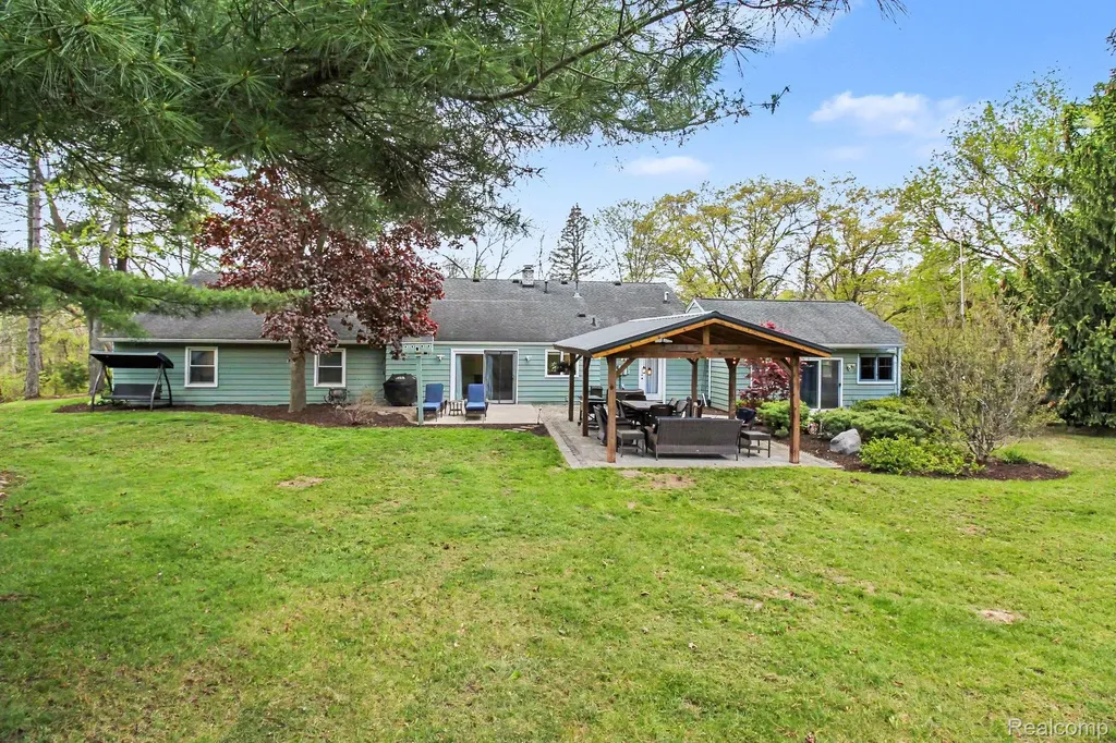 2601 Old Plank Road Milford Charter Township MI 48381