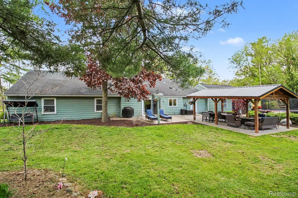 2601 Old Plank Road Milford Charter Township MI 48381