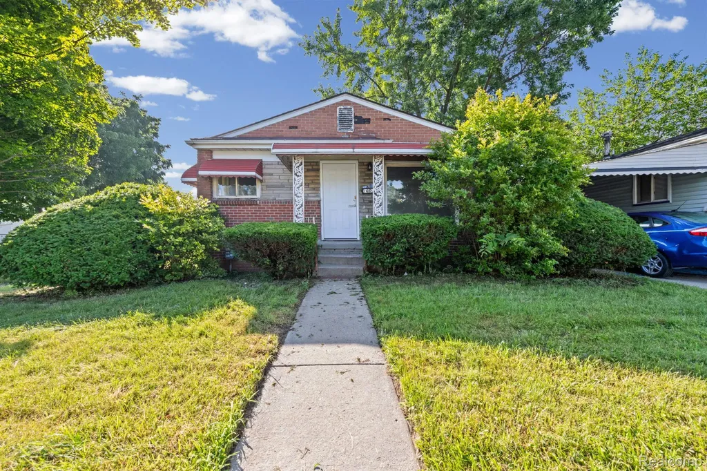1601 S Bassett Street Detroit City MI 48217