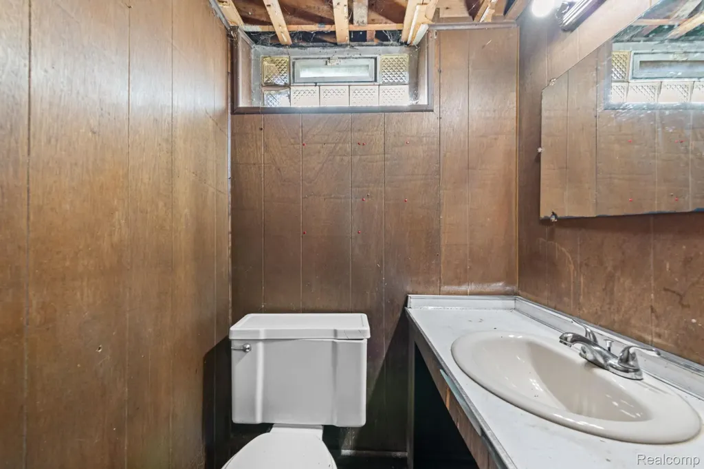 1601 S Bassett Street Detroit City MI 48217