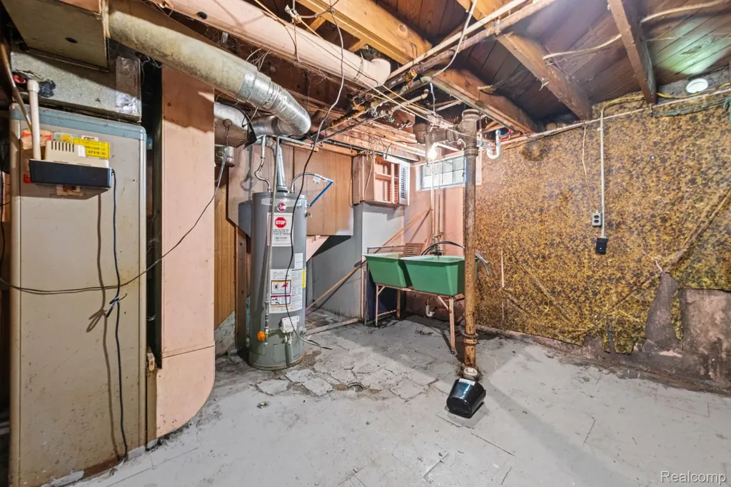 1601 S Bassett Street Detroit City MI 48217