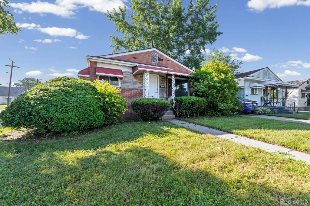 1601 S Bassett Street Detroit City MI 48217