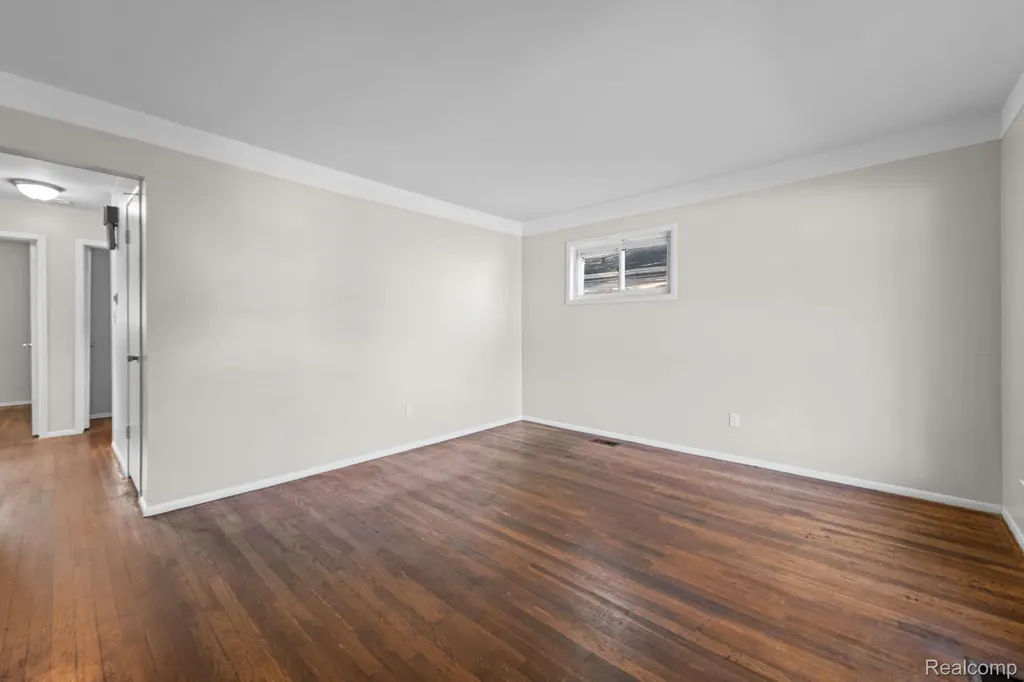 1601 S Bassett Street Detroit City MI 48217