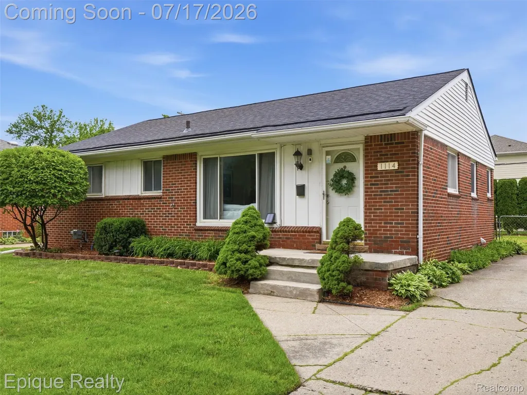1114 W 13 Mile Road Royal Oak City MI 48073