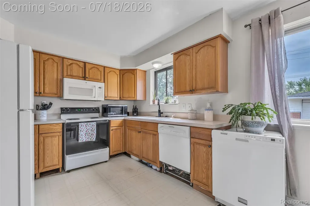 30869 Stephen Ct Court Westland City MI 48185