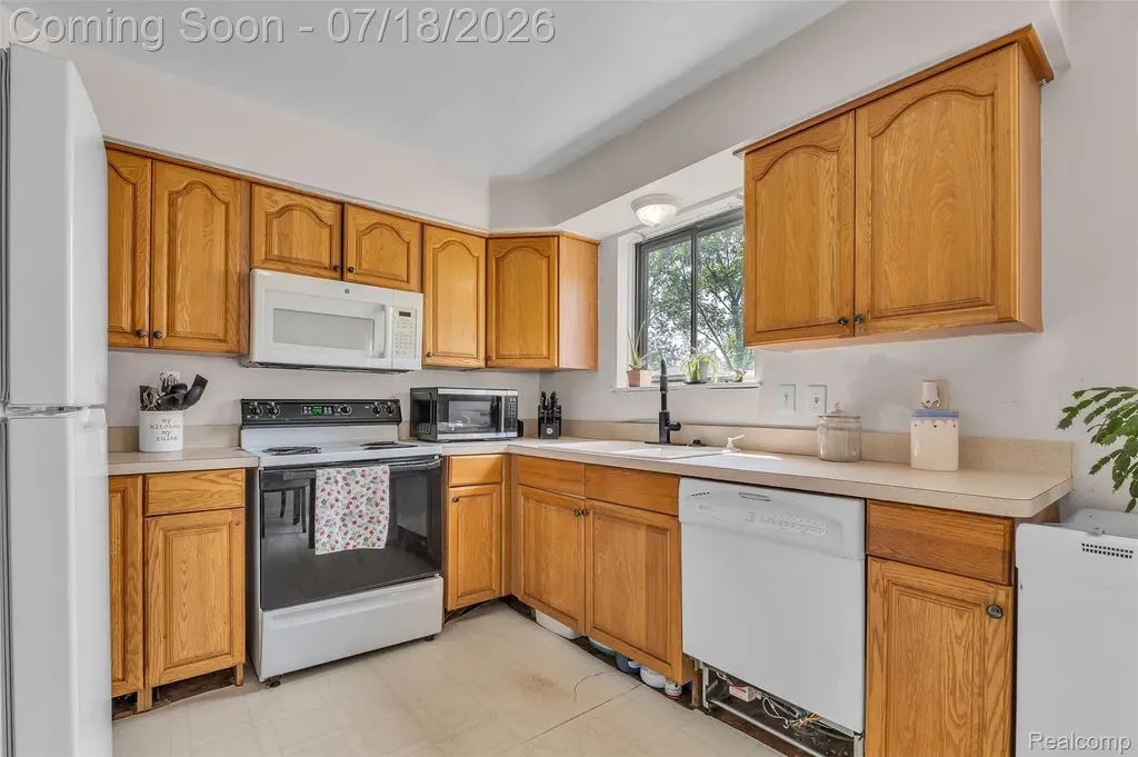 30869 Stephen Ct Court Westland City MI 48185
