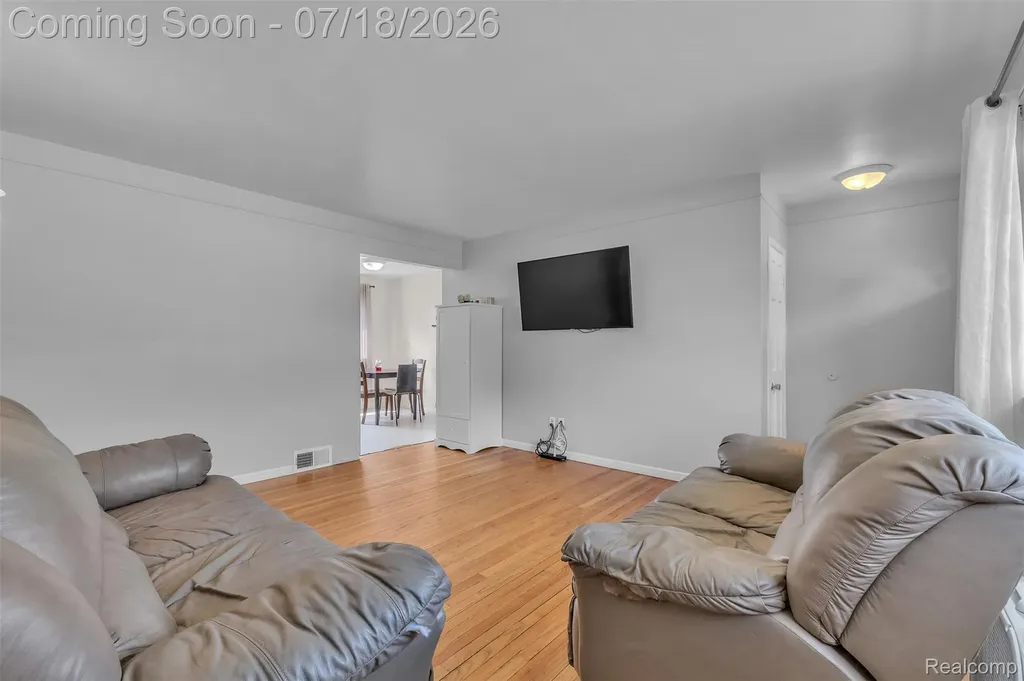30869 Stephen Ct Court Westland City MI 48185