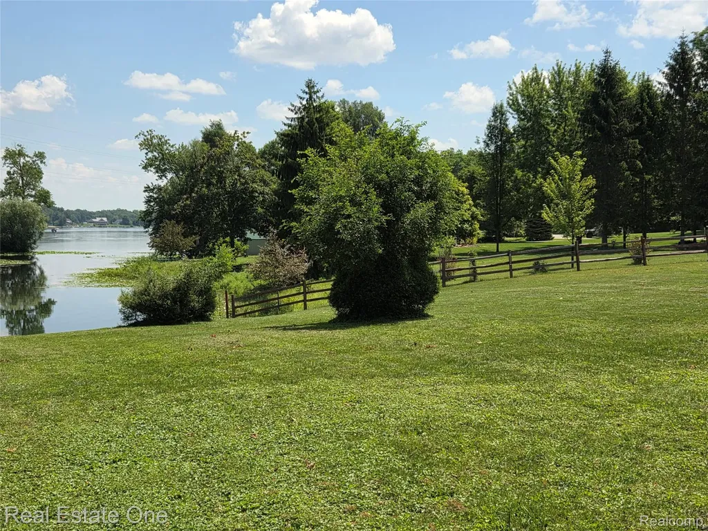 10911 Devils Lake Highway Woodstock Township MI 49220