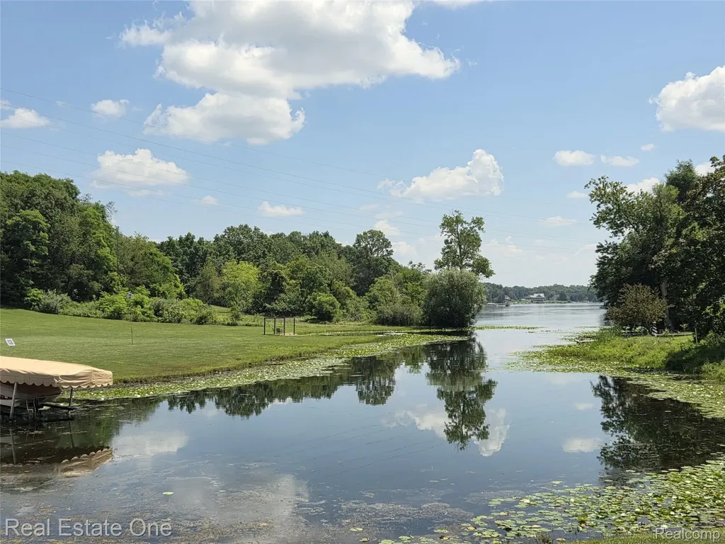 10911 Devils Lake Highway Woodstock Township MI 49220