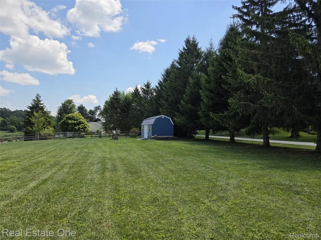 10911 Devils Lake Highway Woodstock Township MI 49220