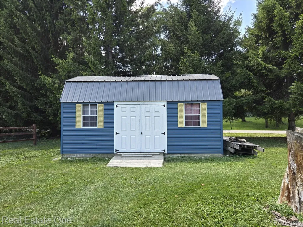 10911 Devils Lake Highway Woodstock Township MI 49220