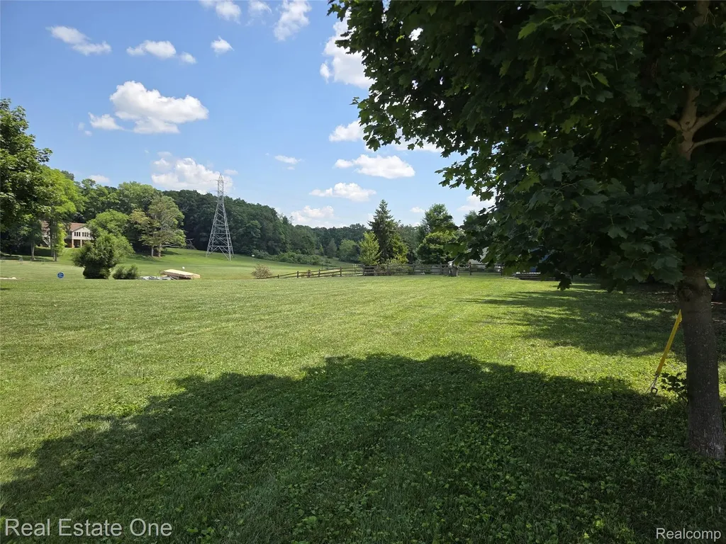 10911 Devils Lake Highway Woodstock Township MI 49220