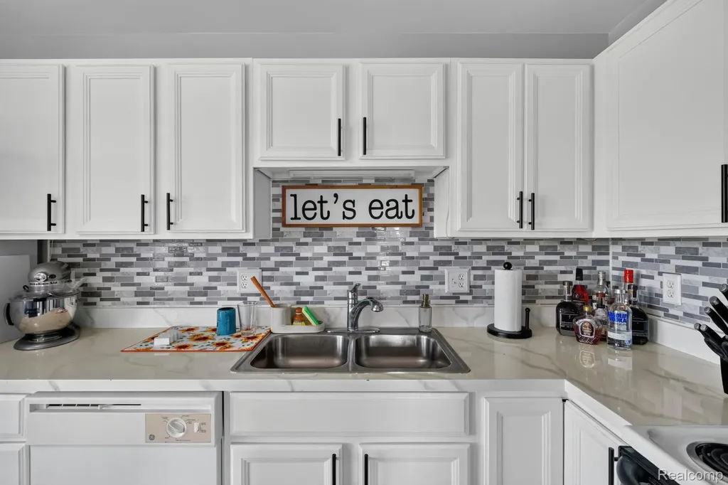51844 Adler Park Drive E Chesterfield Township MI 48051