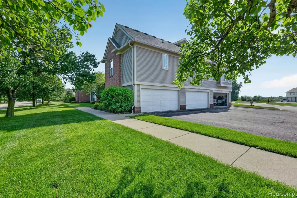 51844 Adler Park Drive E Chesterfield Township MI 48051