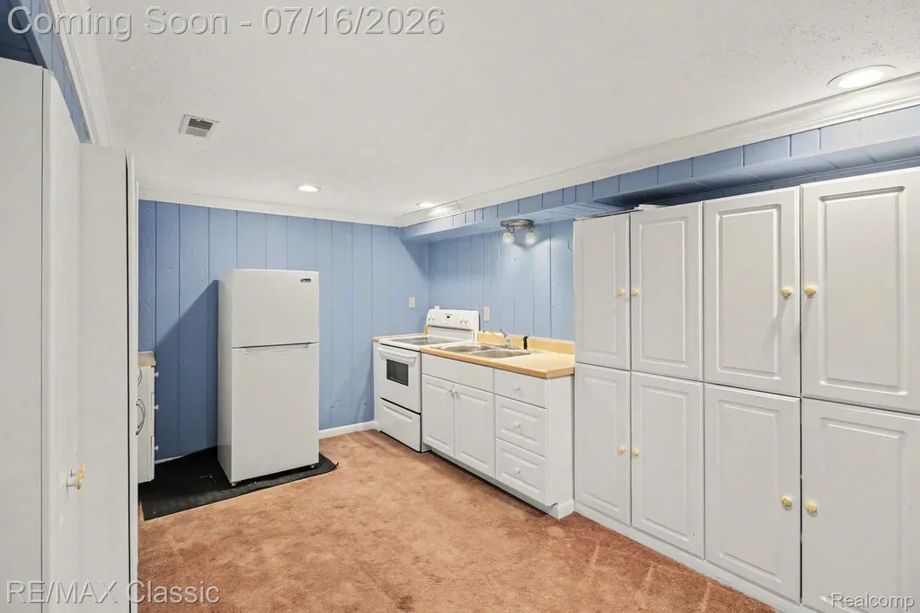 22900 Valerie Street Lyon Charter Township MI 48178