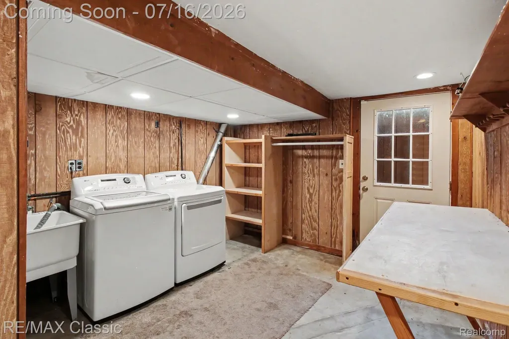 22900 Valerie Street Lyon Charter Township MI 48178