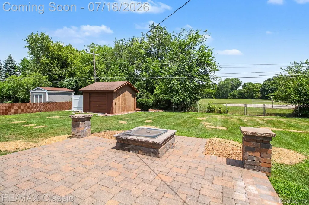 22900 Valerie Street Lyon Charter Township MI 48178