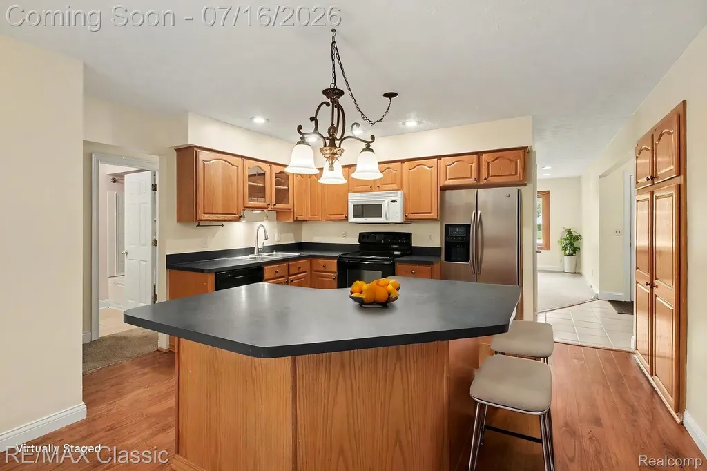 22900 Valerie Street Lyon Charter Township MI 48178