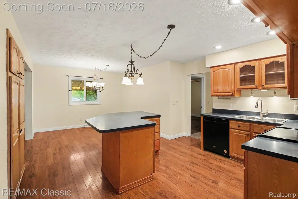22900 Valerie Street Lyon Charter Township MI 48178