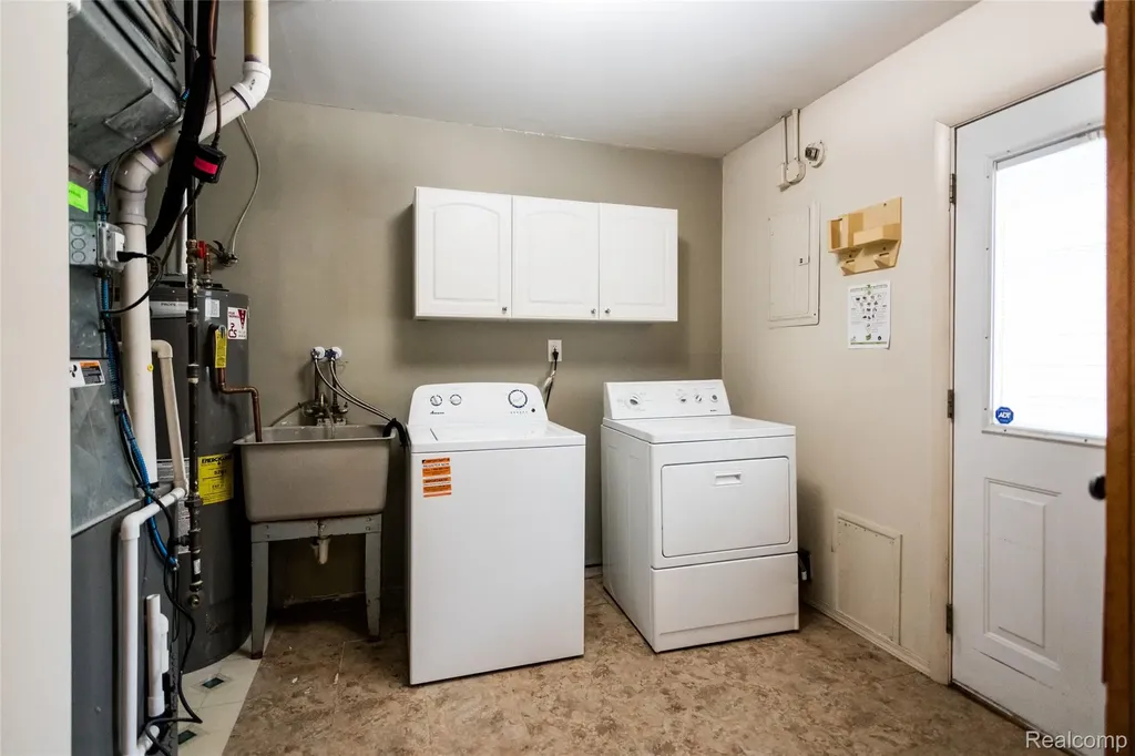 27842 Lenox Avenue Madison Heights City MI 48071