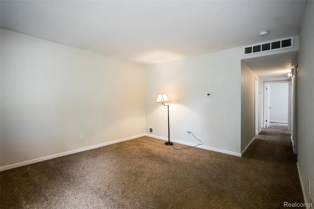 27842 Lenox Avenue Madison Heights City MI 48071