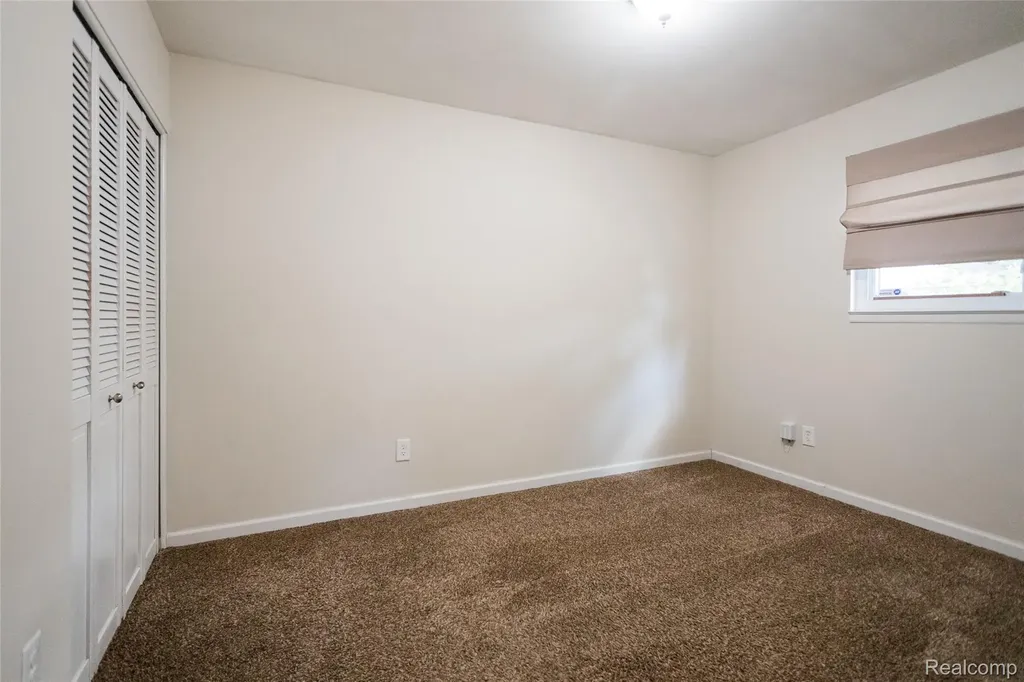 27842 Lenox Avenue Madison Heights City MI 48071