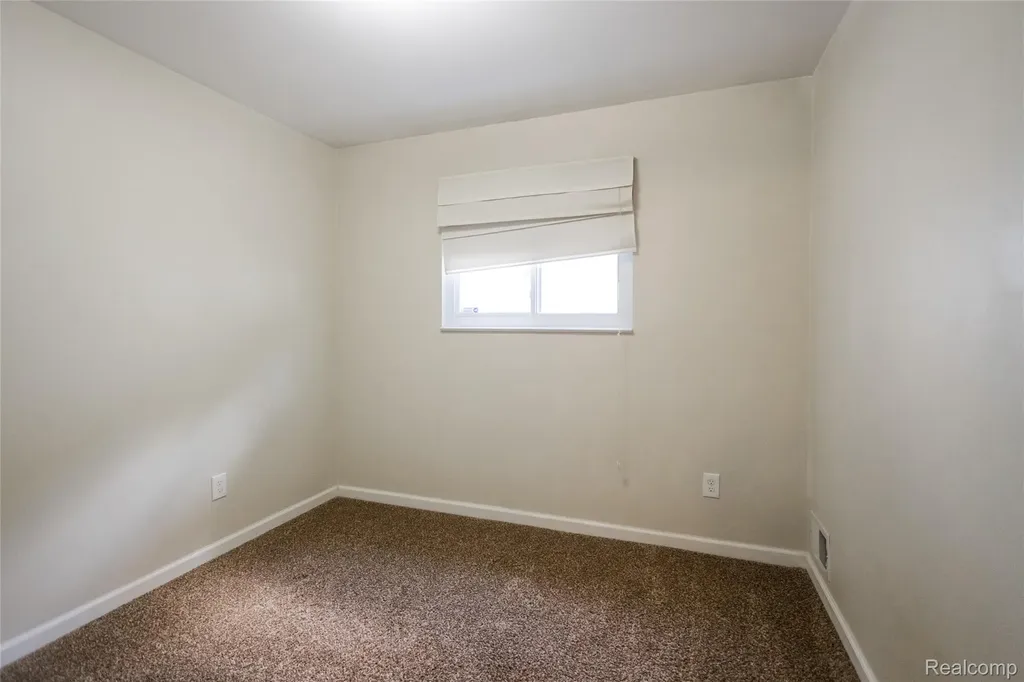 27842 Lenox Avenue Madison Heights City MI 48071