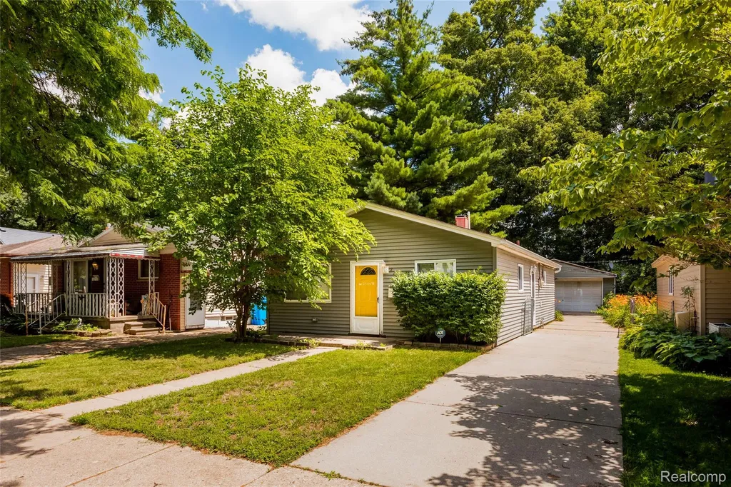 27842 Lenox Avenue Madison Heights City MI 48071