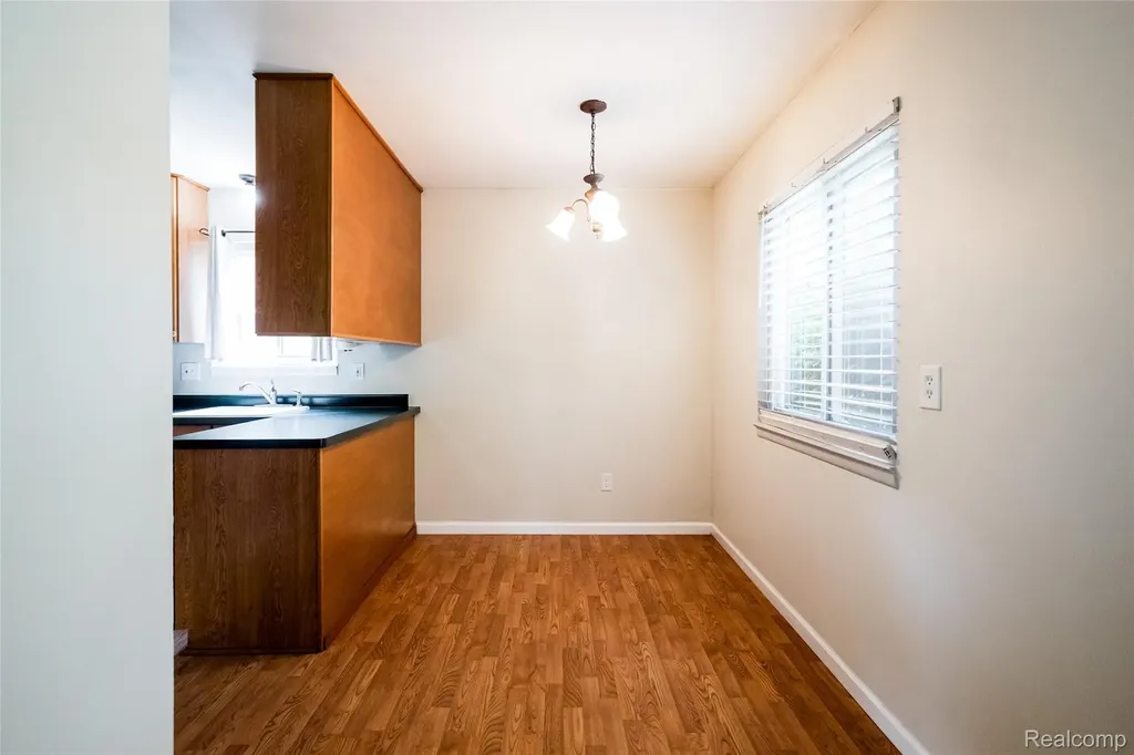 27842 Lenox Avenue Madison Heights City MI 48071