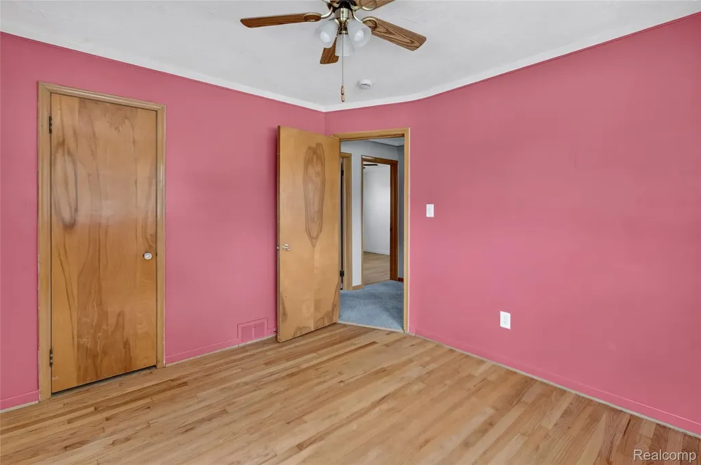17104 Englewood Avenue Allen Park City MI 48101