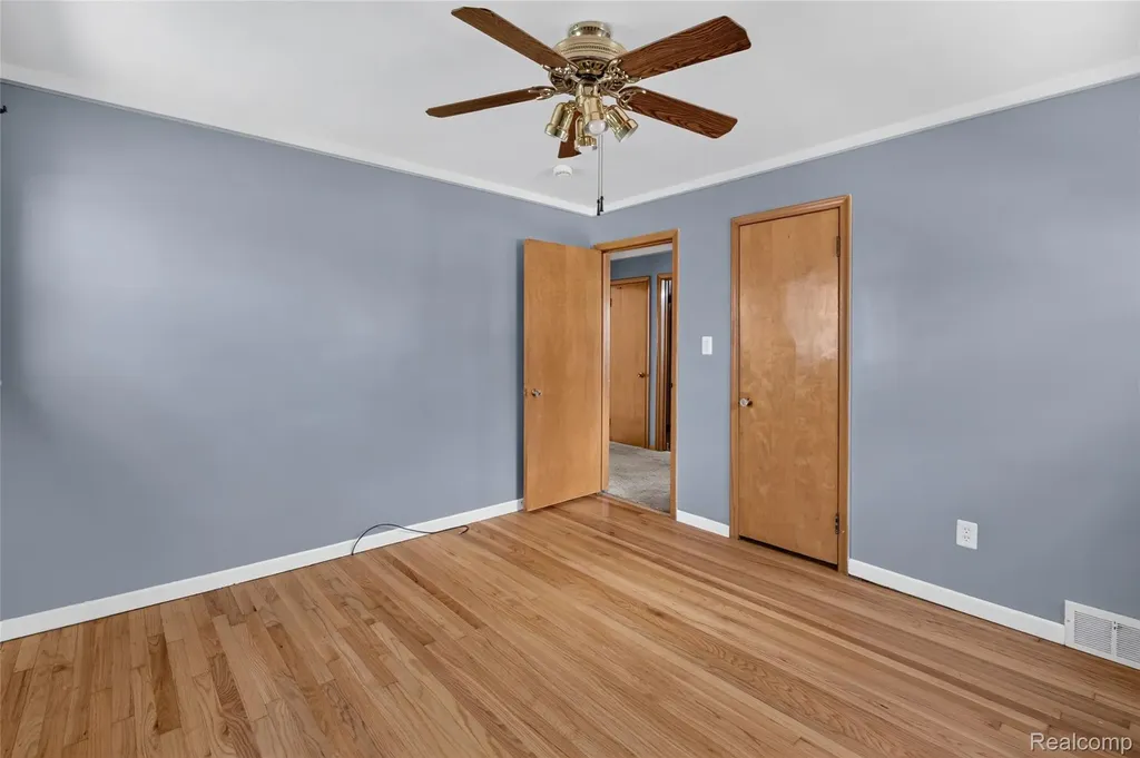 17104 Englewood Avenue Allen Park City MI 48101