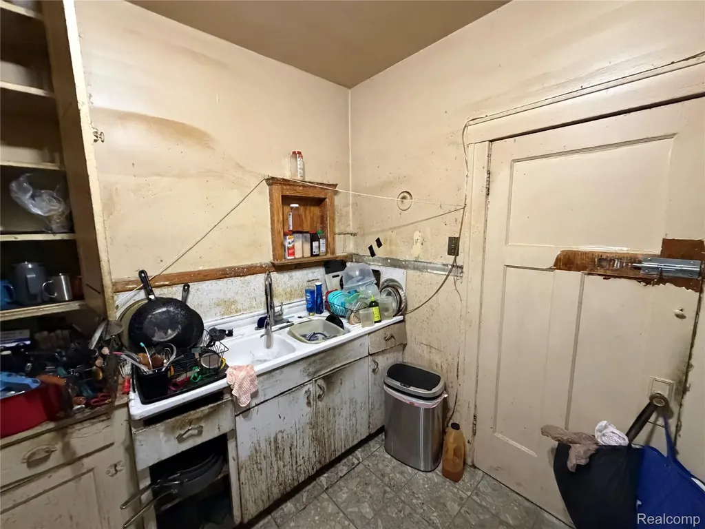 1636-1638 Virginia Park Street Detroit City MI 48206