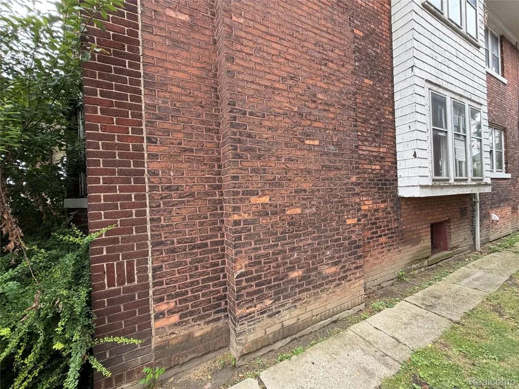 1636-1638 Virginia Park Street Detroit City MI 48206