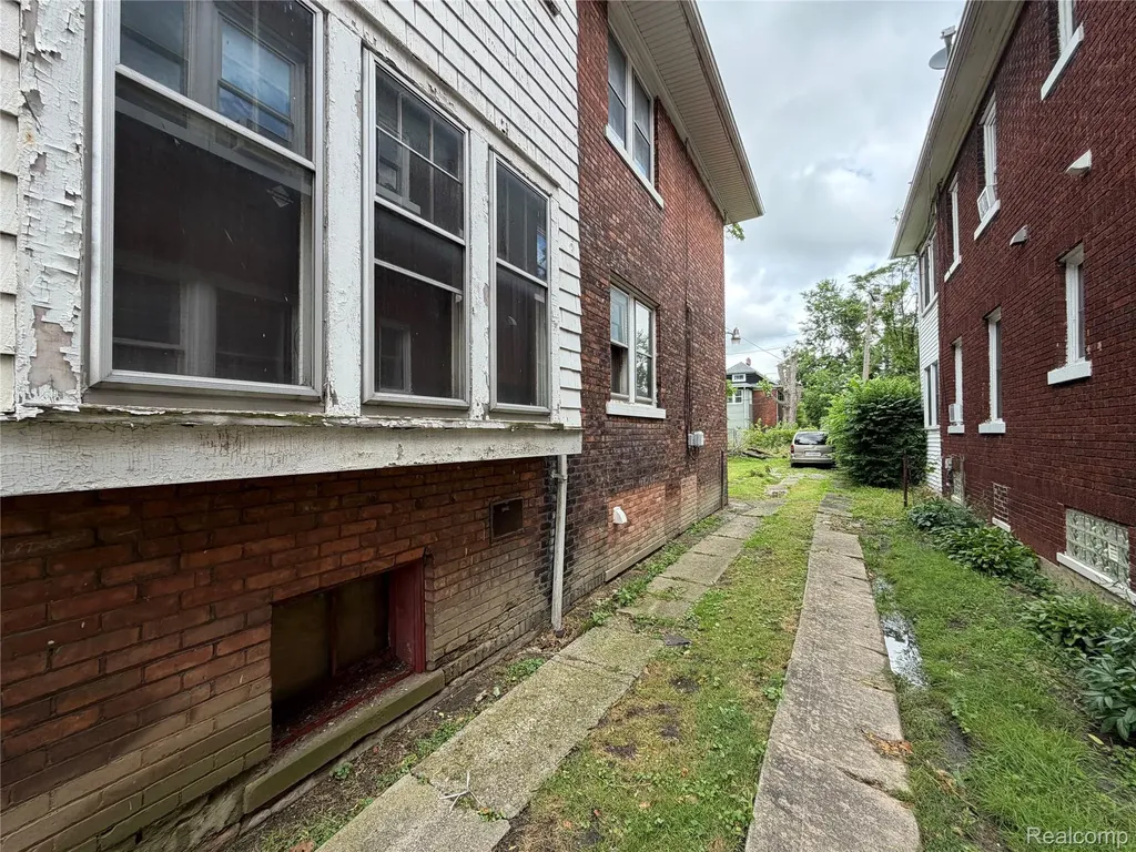 1636-1638 Virginia Park Street Detroit City MI 48206