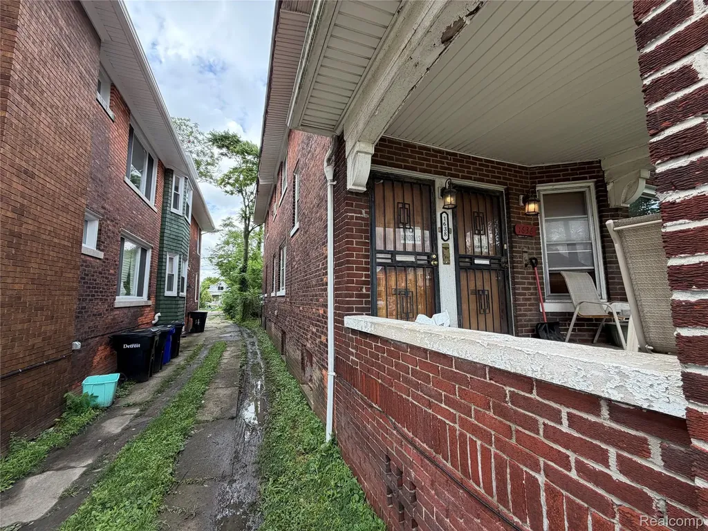 1636-1638 Virginia Park Street Detroit City MI 48206