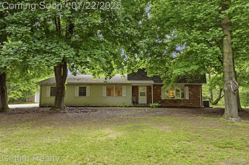 10591 Silver Lake Road Green Oak Township MI 48116