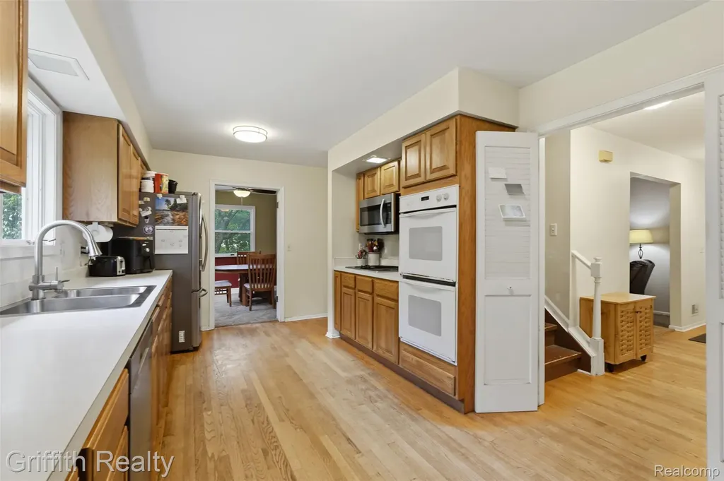 10591 Silver Lake Road Green Oak Township MI 48116
