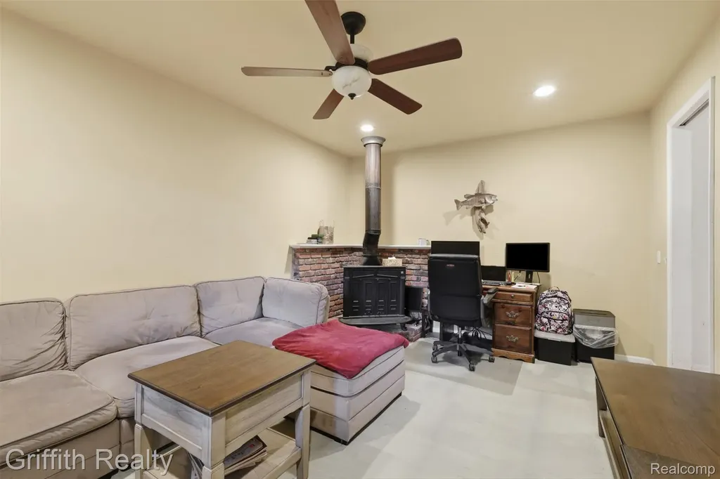 10591 Silver Lake Road Green Oak Township MI 48116