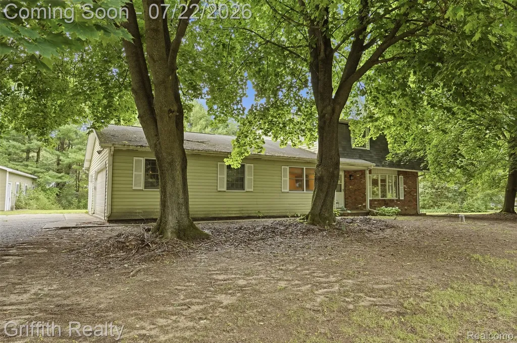 10591 Silver Lake Road Green Oak Township MI 48116