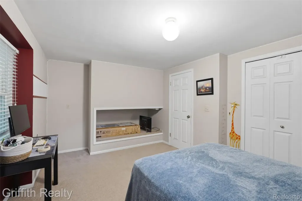 10591 Silver Lake Road Green Oak Township MI 48116