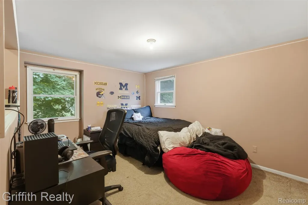 10591 Silver Lake Road Green Oak Township MI 48116
