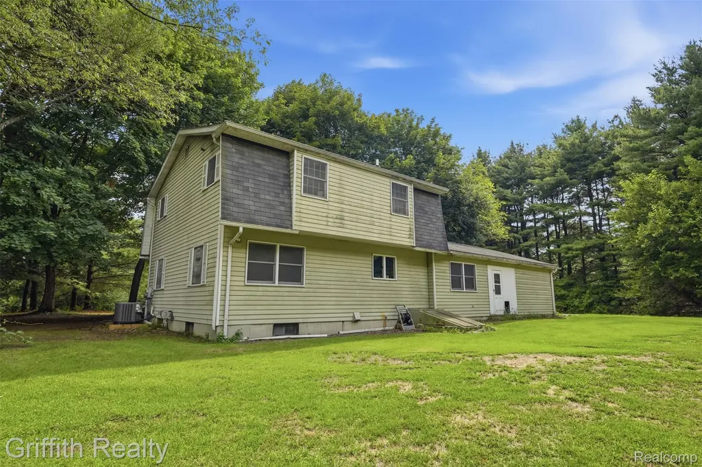 10591 Silver Lake Road Green Oak Township MI 48116