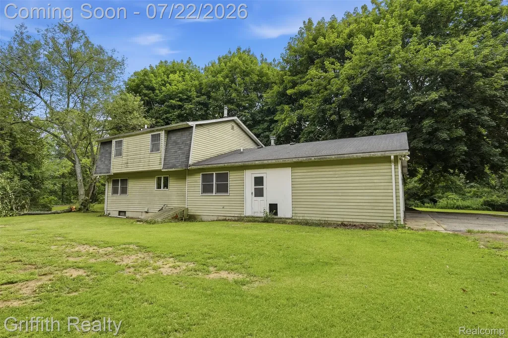 10591 Silver Lake Road Green Oak Township MI 48116