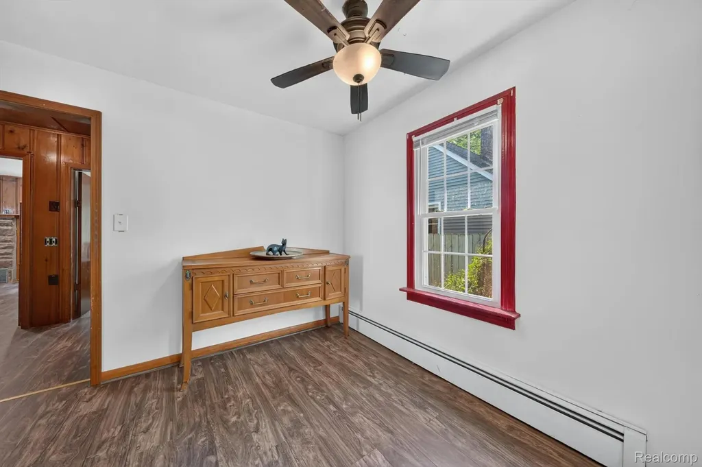 28805 Melvin Street Roseville City MI 48066