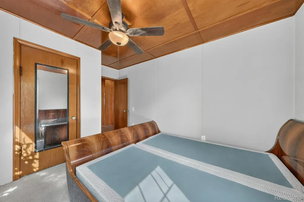 28805 Melvin Street Roseville City MI 48066