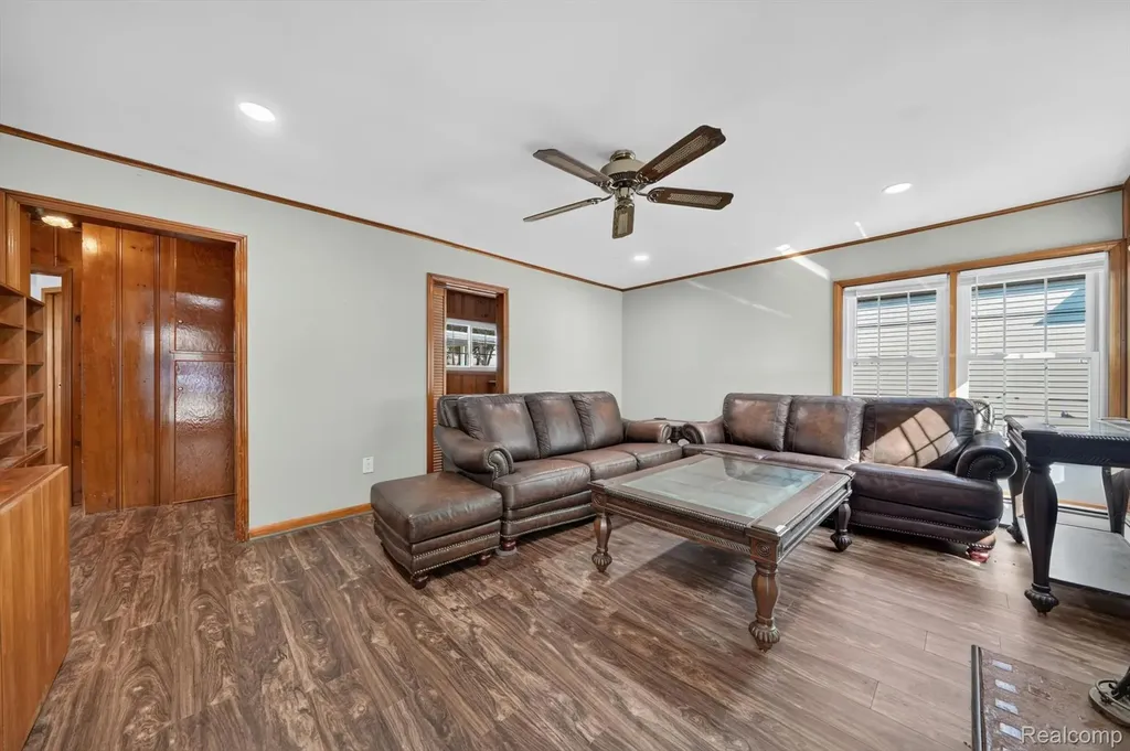 28805 Melvin Street Roseville City MI 48066
