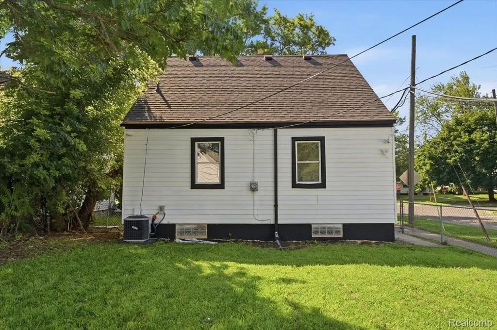 2978 Bailey Avenue Lincoln Park City MI 48146