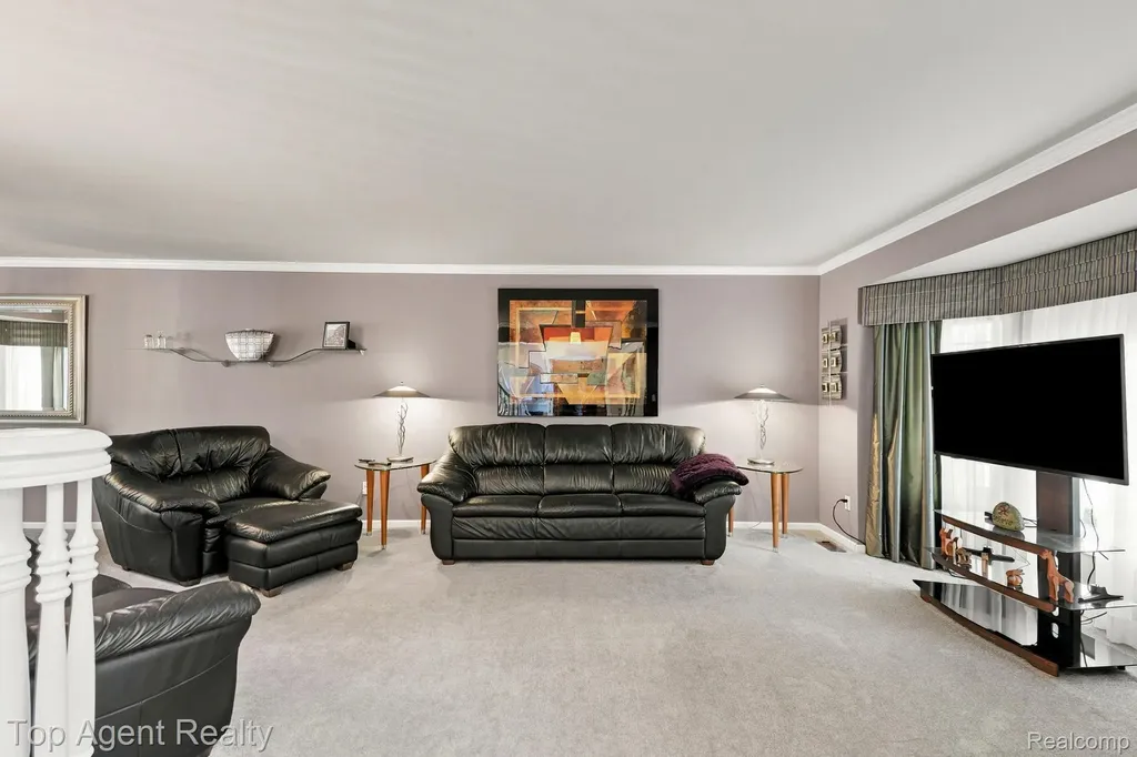42316 Locklin Drive Sterling Heights City MI 48314