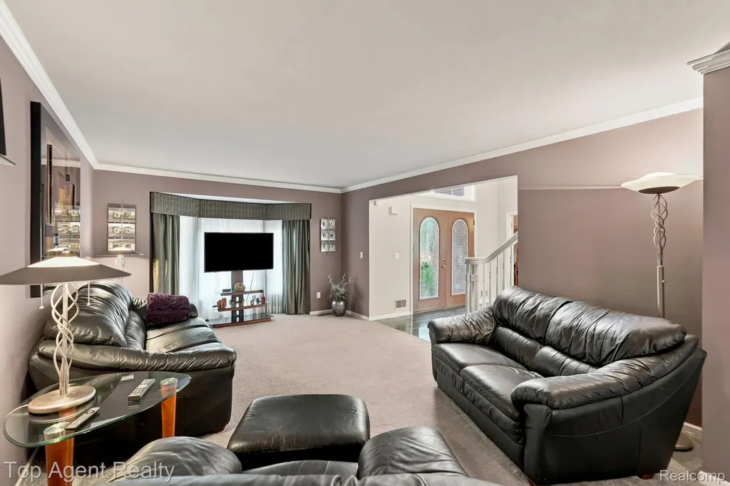 42316 Locklin Drive Sterling Heights City MI 48314