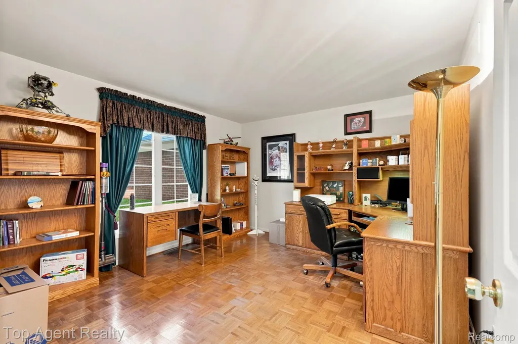 42316 Locklin Drive Sterling Heights City MI 48314